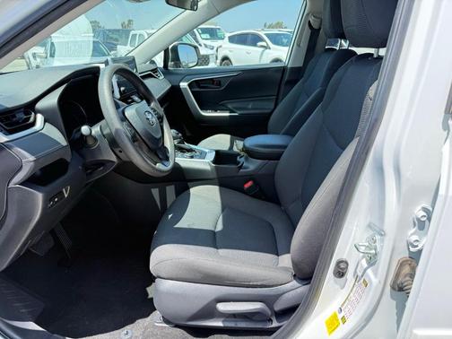 Ice 2024 Toyota RAV4 Hybrid LE