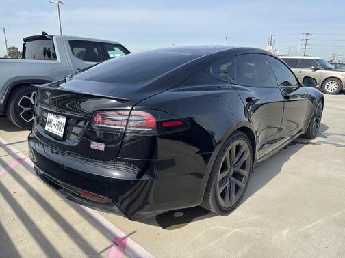 2022 Tesla Model S Plaid
