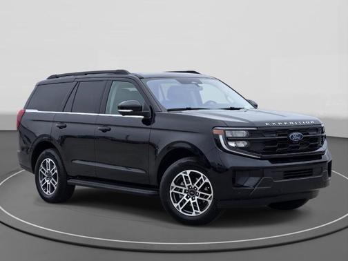 Black Metallic 2025 Ford Expedition Active