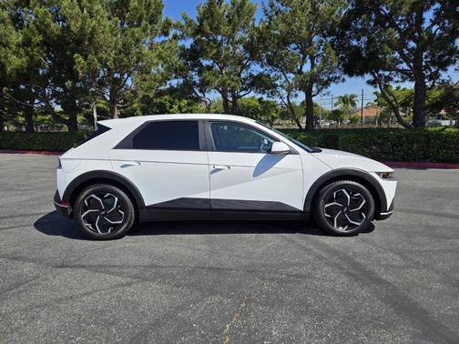 2022 Hyundai IONIQ 5 SEL