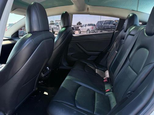 White 2022 Tesla Model 3 Base