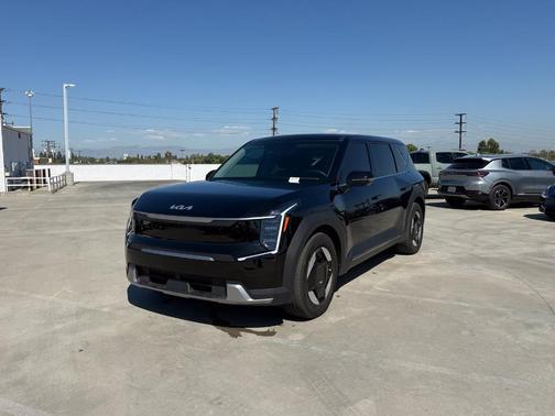 Ebony Black 2026 Kia EV9 Light Long Range