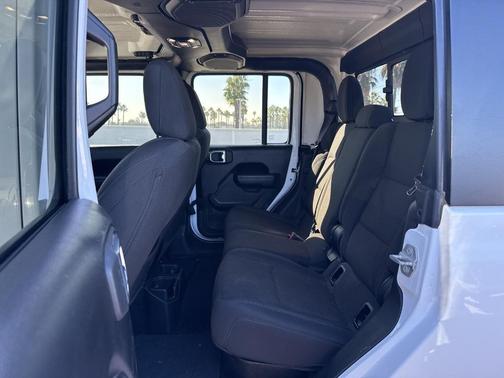 2023 Jeep Gladiator Sport