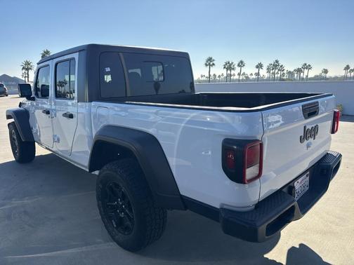 2023 Jeep Gladiator Sport