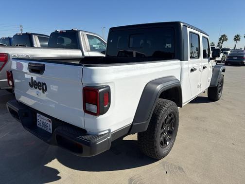 2023 Jeep Gladiator Sport