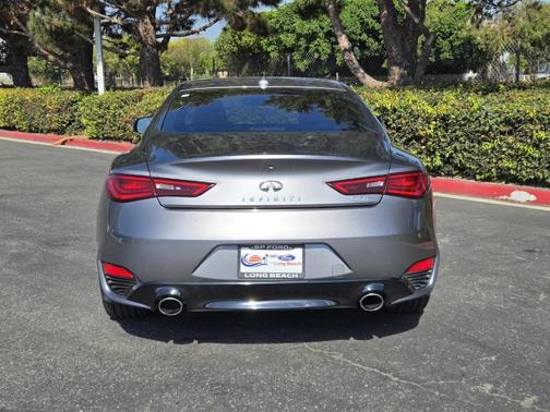 2022 INFINITI Q60 LUXE