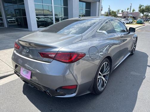 2022 INFINITI Q60 LUXE