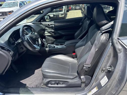 2022 INFINITI Q60 LUXE