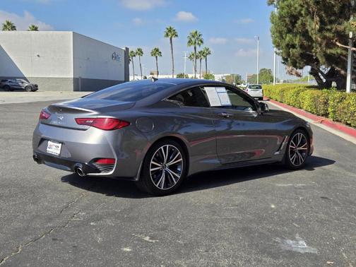 2022 INFINITI Q60 LUXE