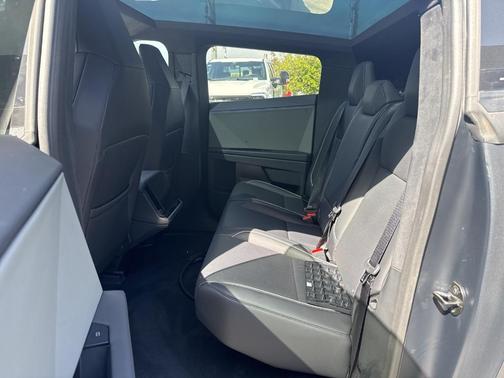 2024 Tesla Cybertruck Cyberbeast