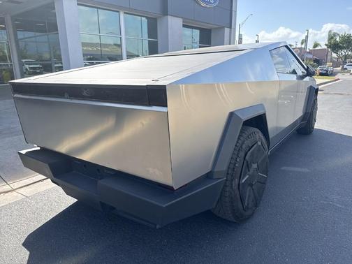 2024 Tesla Cybertruck Cyberbeast