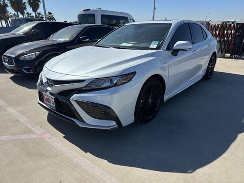 2021 Toyota Camry Hybrid XSE