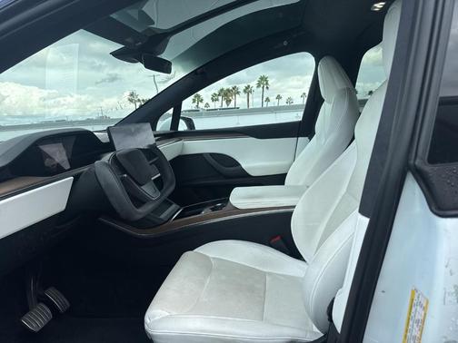 2022 Tesla Model X Base