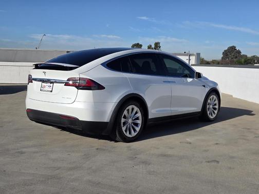 2019 Tesla Model X Long Range