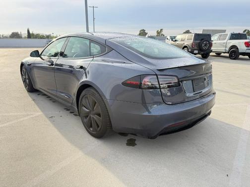 2022 Tesla Model S Plaid