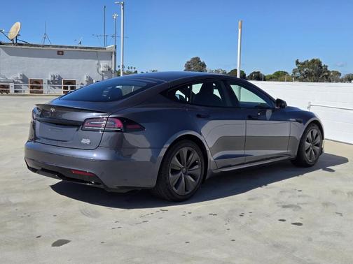 2022 Tesla Model S Plaid