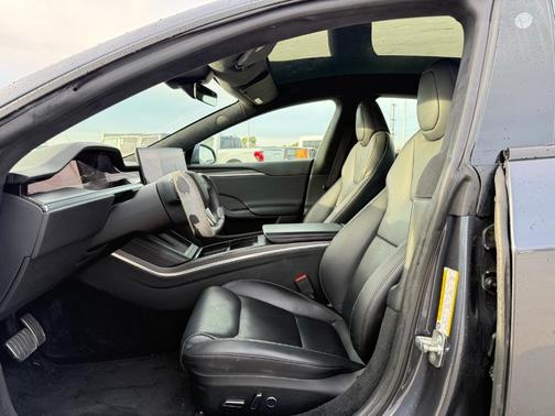 2022 Tesla Model S Plaid