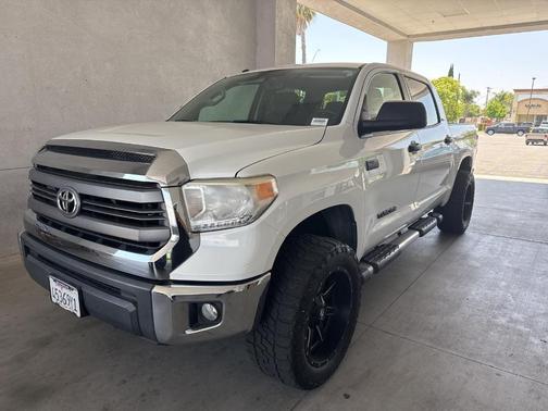 2015 Toyota Tundra SR5