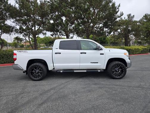 2015 Toyota Tundra SR5