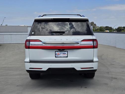White 2021 Lincoln Navigator L Reserve