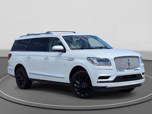 White 2021 Lincoln Navigator L Reserve