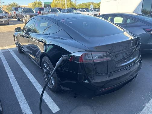 2022 Tesla Model S Base