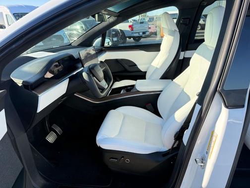 2022 Tesla Model X Base