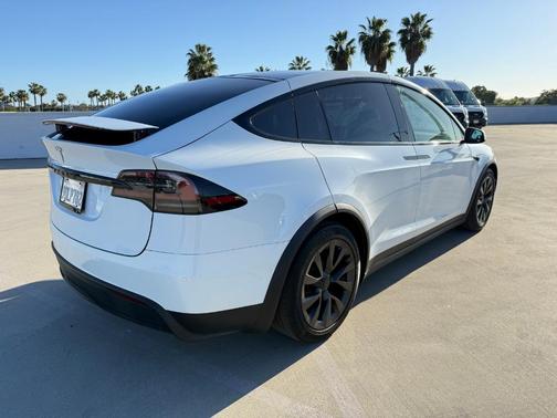 2022 Tesla Model X Base