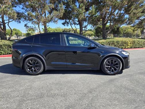 2022 Tesla Model X Plaid