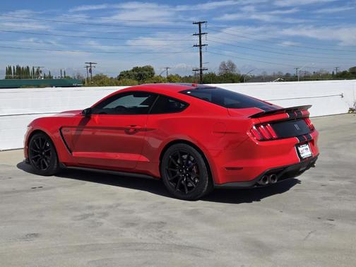 2017 Ford Shelby GT350 Base