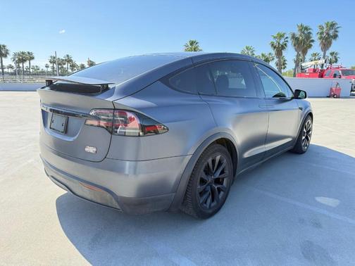 2022 Tesla Model X Plaid