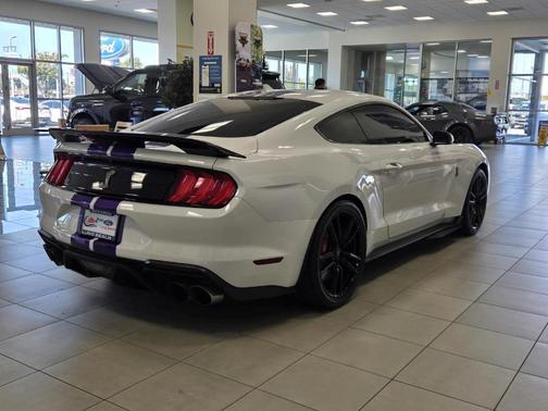 2020 Ford Shelby GT500 Base