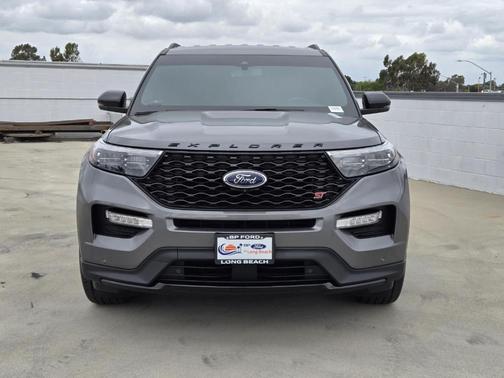 Gray Metallic 2023 Ford Explorer ST