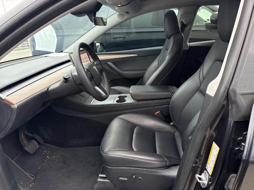 2024 Tesla Model Y Standard Range