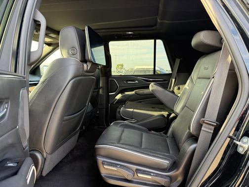 2023 Cadillac Escalade Sport