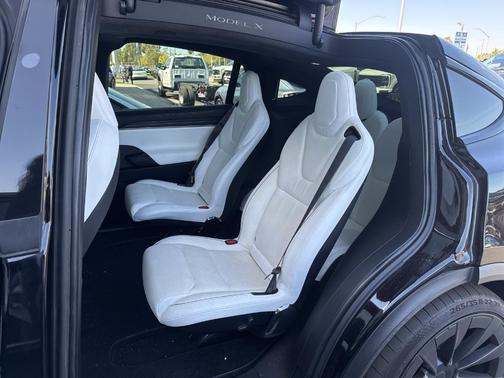 2022 Tesla Model X Plaid