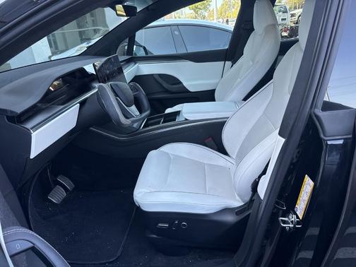 2022 Tesla Model X Plaid