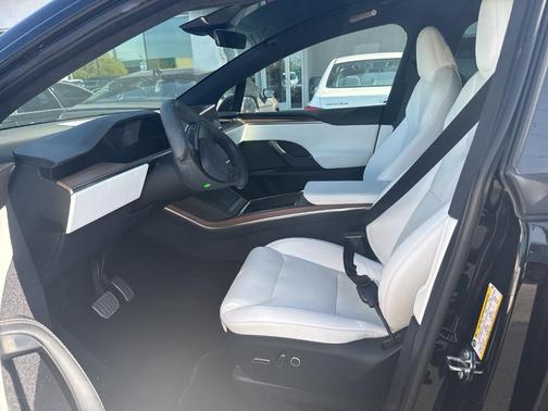 2022 Tesla Model X Base