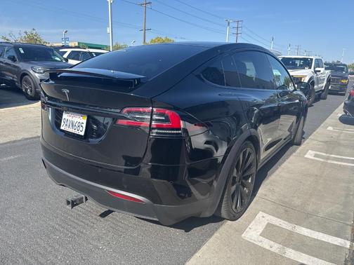2022 Tesla Model X Base