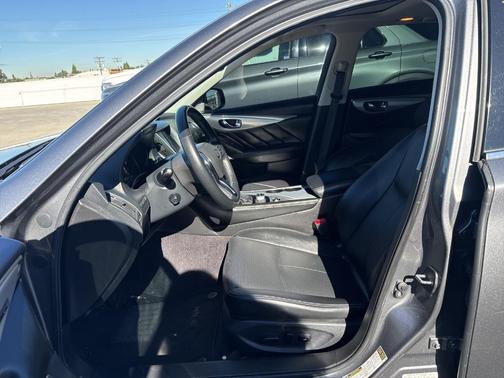 2023 INFINITI Q50 LUXE