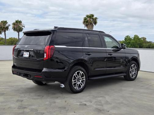Black Metallic 2025 Ford Expedition Active