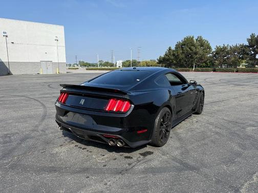 2018 Ford Shelby GT350 Base