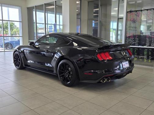 2018 Ford Shelby GT350 Base