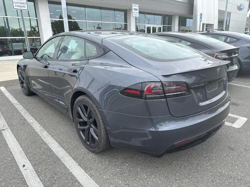 2022 Tesla Model S Plaid