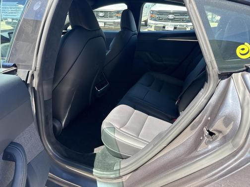 2022 Tesla Model S Plaid