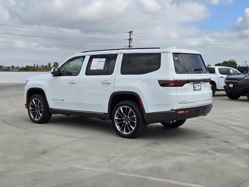 2022 Jeep Wagoneer Series III