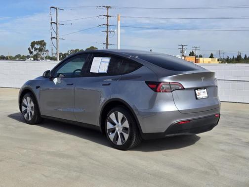 2024 Tesla Model Y Long Range