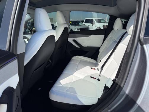 Quicksilver 2026 Tesla Model Y