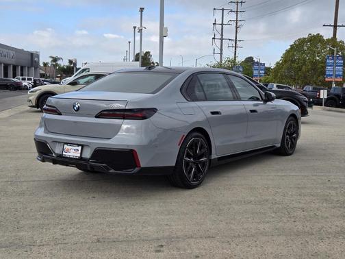 2023 BMW 740 i