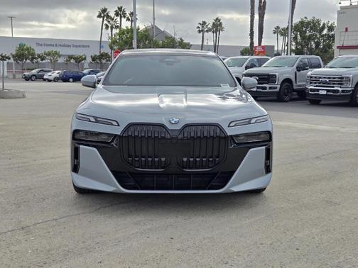 2023 BMW 740 i
